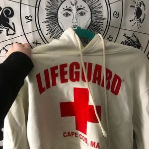 Lifeguard sweatshirt 🤍